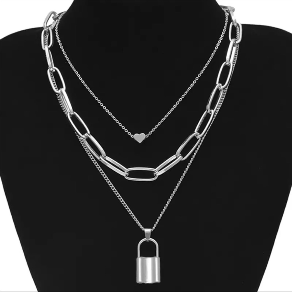 Chunky Lock 🔒 Silver Necklace - Picture 2 of 4